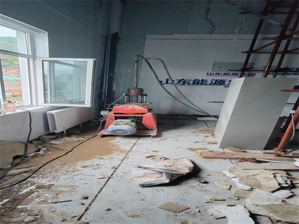 光坡镇地基基础下沉墙体裂缝加固注浆顶升施工